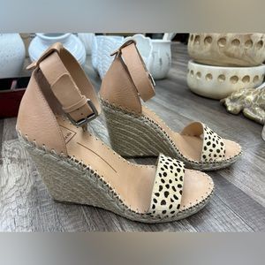 Noor Leopard Calf Hair Espadrille Wedges
Dolce Vita size 8.5